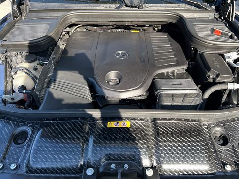 Certified 2025 Mercedes-Benz GLS 450 4MATIC image 58
