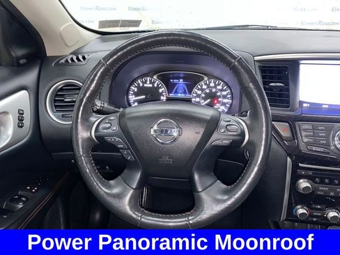 Used 2020 Nissan Pathfinder SL image 14