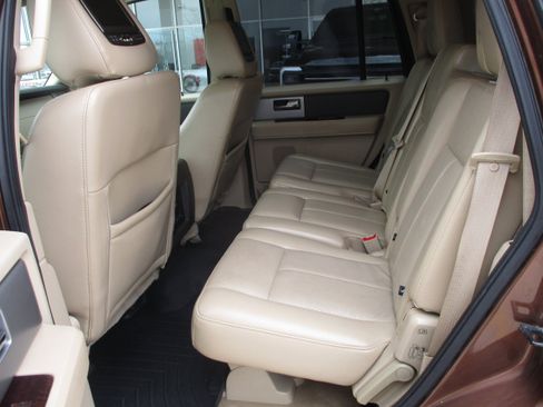 Used 2012 Ford Expedition XLT image 5
