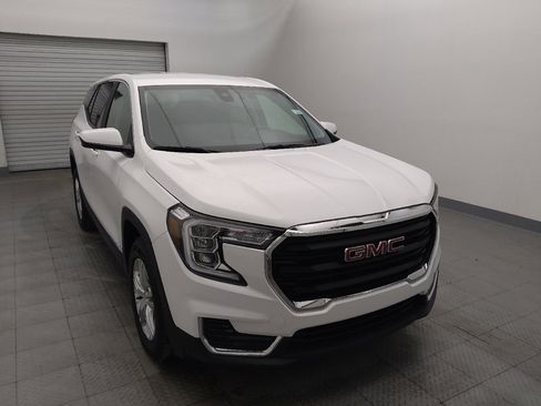 Used 2024 GMC Terrain SLE image 14