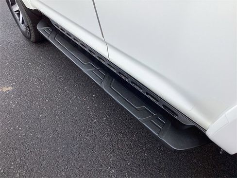 Used 2019 Toyota 4Runner TRD Off-Road Premium image 18