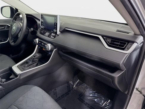 Used 2020 Toyota RAV4 XLE w/ Convenience Package FWD image 28
