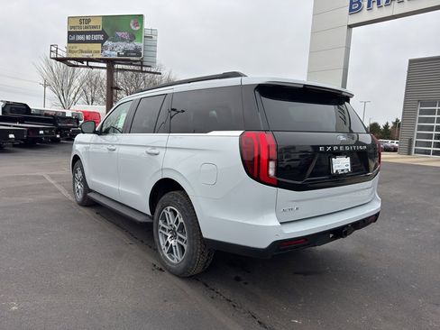 New 2025 Ford Expedition Active image 2