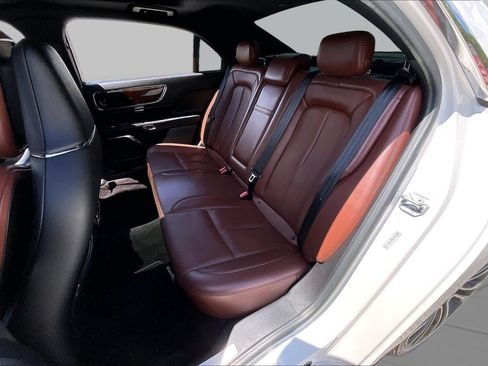Used 2018 Lincoln Continental Reserve FWD image 19