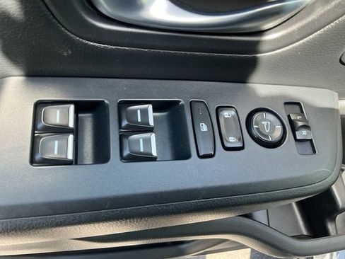 Used 2024 Honda Pilot Touring image 17