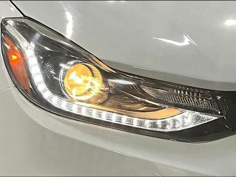 Used 2021 Chevrolet Trax LT AWD/4WD image 27