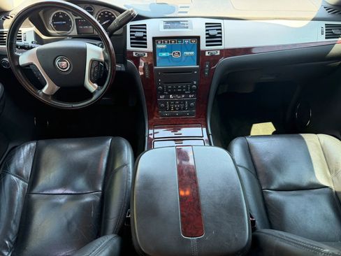Used 2009 Cadillac Escalade AWD image 15