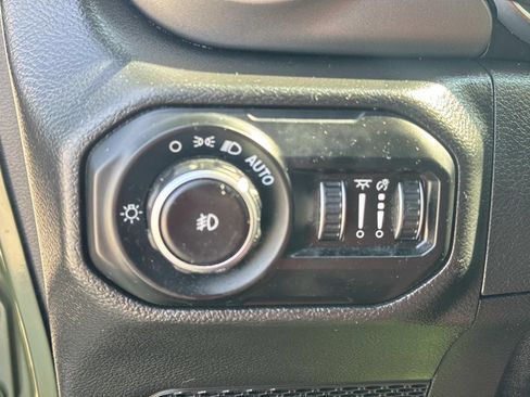 Used 2021 Jeep Wrangler Sport AWD/4WD image 20