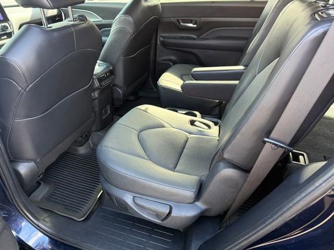 Used 2024 Toyota Grand Highlander XLE image 27