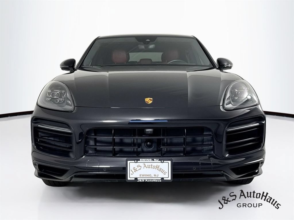 Used 2022 Porsche Cayenne GTS AWD/4WD image 2
