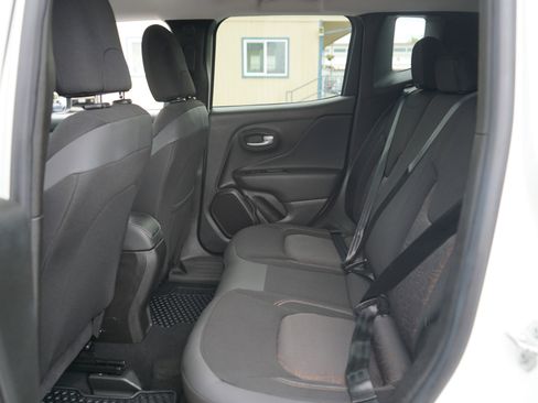 Used 2023 Jeep Renegade Latitude image 25