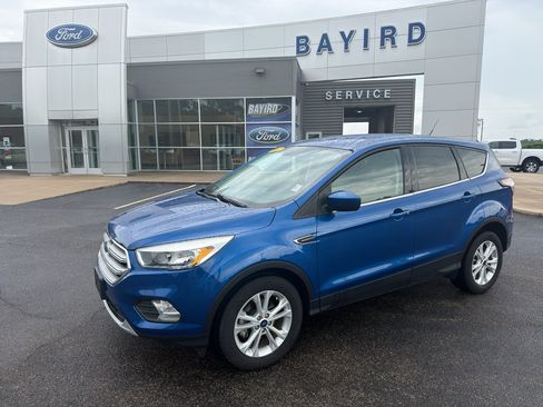 Used 2017 Ford Escape SE FWD image 1