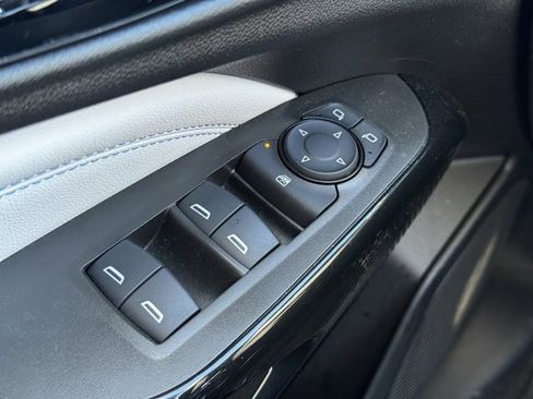 Certified 2025 Chevrolet Trax LT image 30