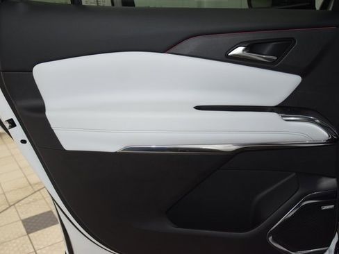 Used 2025 Chevrolet Traverse High Country image 45