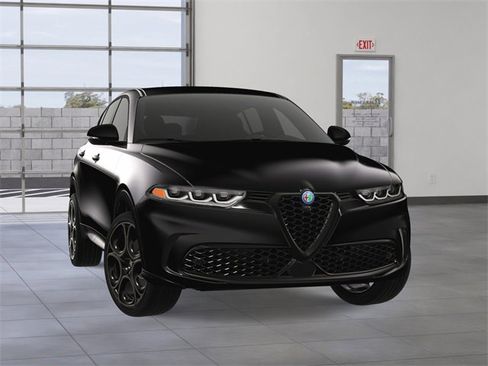 New 2025 Alfa Romeo Tonale image 8