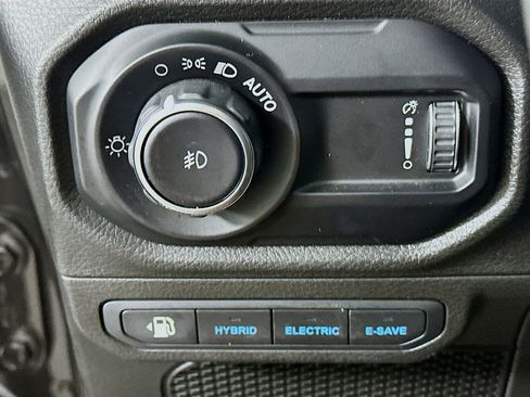 Used 2024 Jeep Wrangler Willys image 16