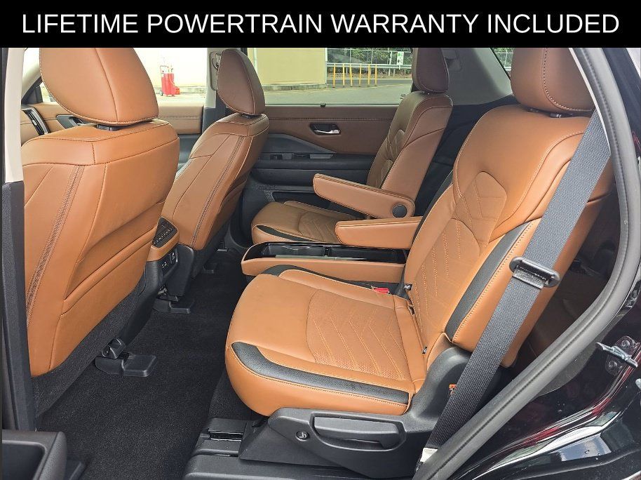 Used 2023 Nissan Pathfinder Platinum AWD/4WD image 12