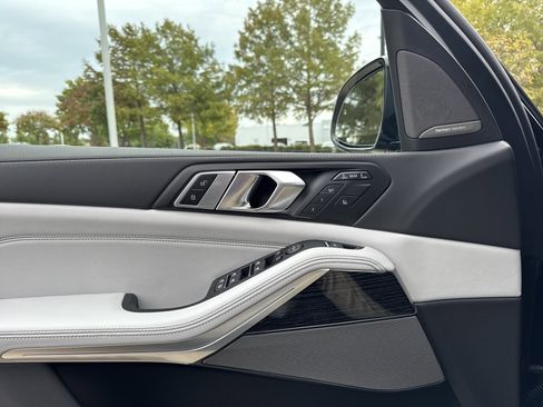 New 2026 BMW X7 xDrive40i w/ M Sport Package image 23