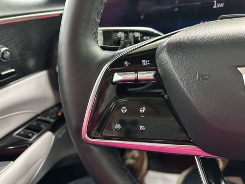 Certified 2025 Cadillac Lyriq Luxury image 33
