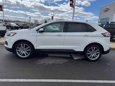 Used 2022 Ford Edge Titanium w/ Class II Trailer Tow Package image 5