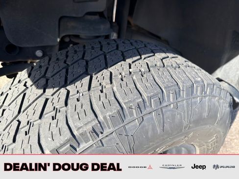 Used 2018 Jeep Wrangler Unlimited Sahara image 27