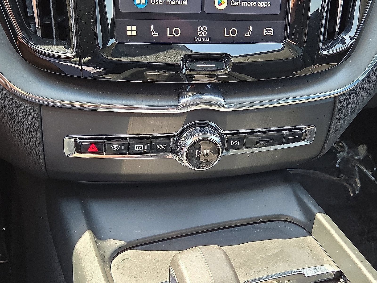 Certified 2024 Volvo XC60 B5 Core AWD/4WD image 28
