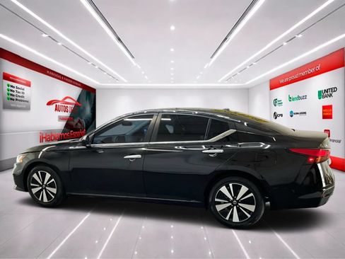 Used 2022 Nissan Altima 2.5 SV FWD image 4