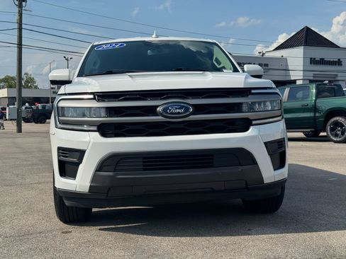 Used 2024 Ford Expedition Max XLT AWD/4WD image 3