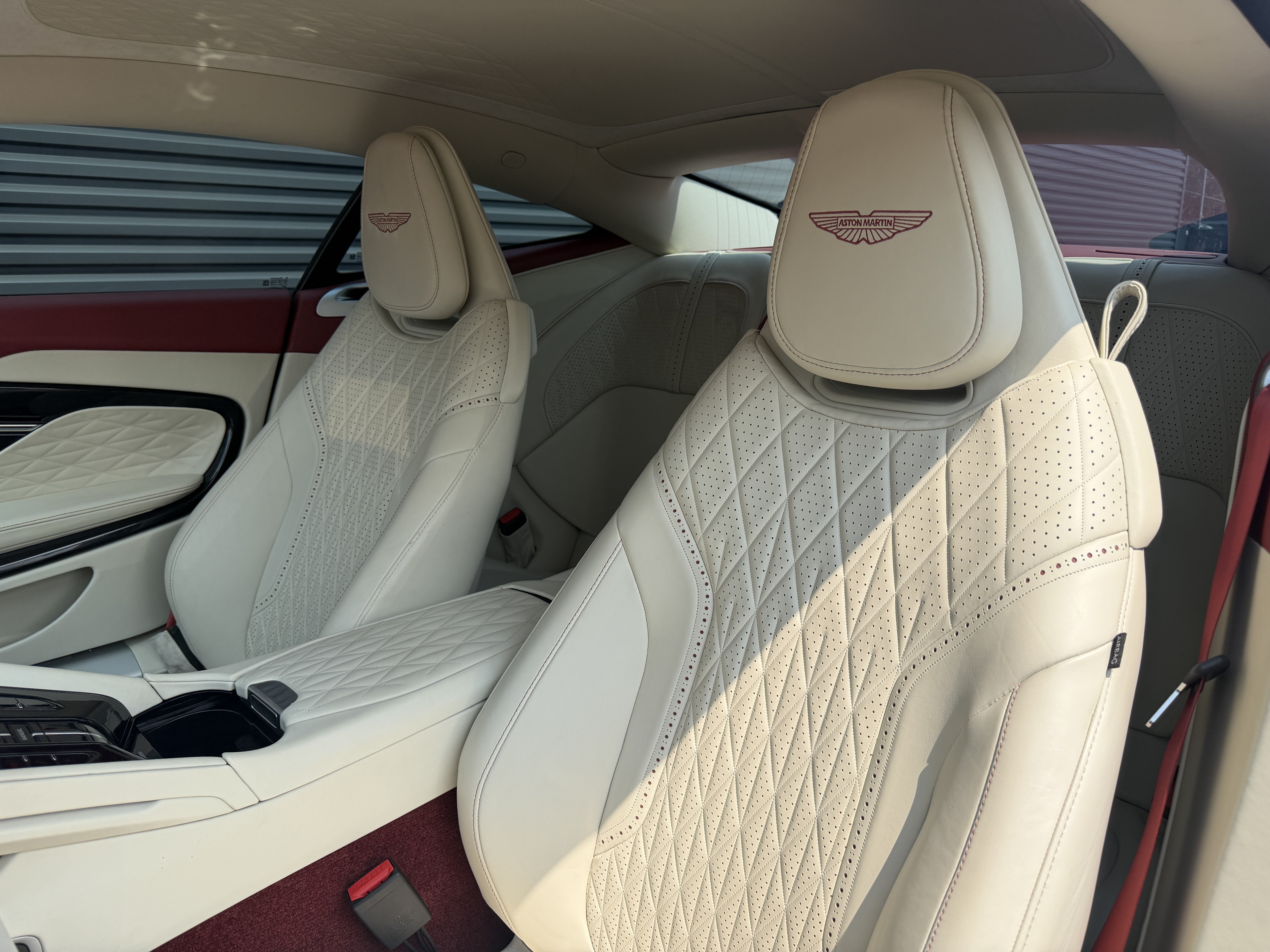 Used 2024 Aston Martin DB12 Coupe RWD image 5