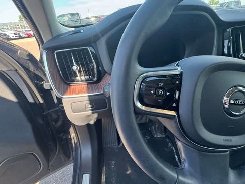 Used 2024 Volvo XC60 B5 Plus w/ Protection Package Premier AWD/4WD image 18