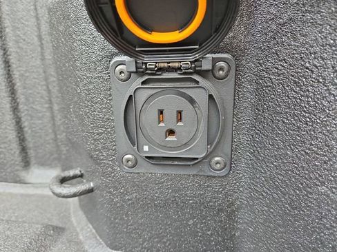 Used 2026 GMC Sierra 1500 SLT image 35