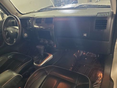 Used 2009 HUMMER H3T Luxury image 14