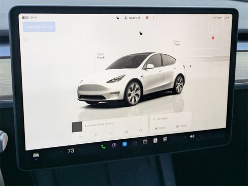 Used 2024 Tesla Model Y Long Range image 8