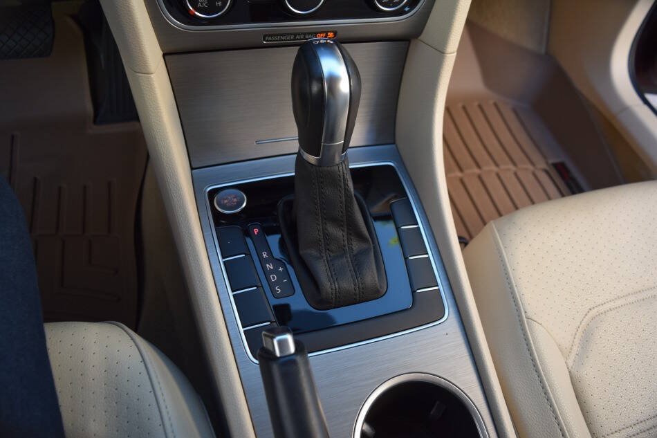 Used 2014 Volkswagen Passat TDI SE FWD image 61