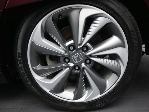Used 2018 Honda Clarity Plug-In Hybrid image 9