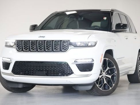 Used 2022 Jeep Grand Cherokee Summit AWD/4WD image 6