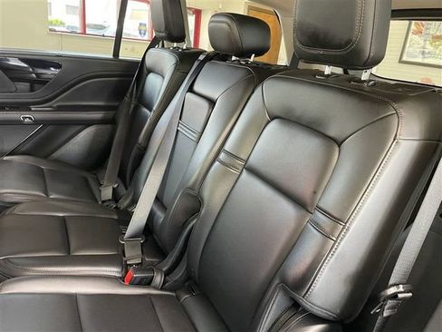 Used 2023 Lincoln Aviator AWD image 29