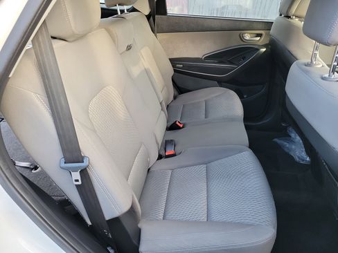 Used 2018 Hyundai Santa Fe SE image 20