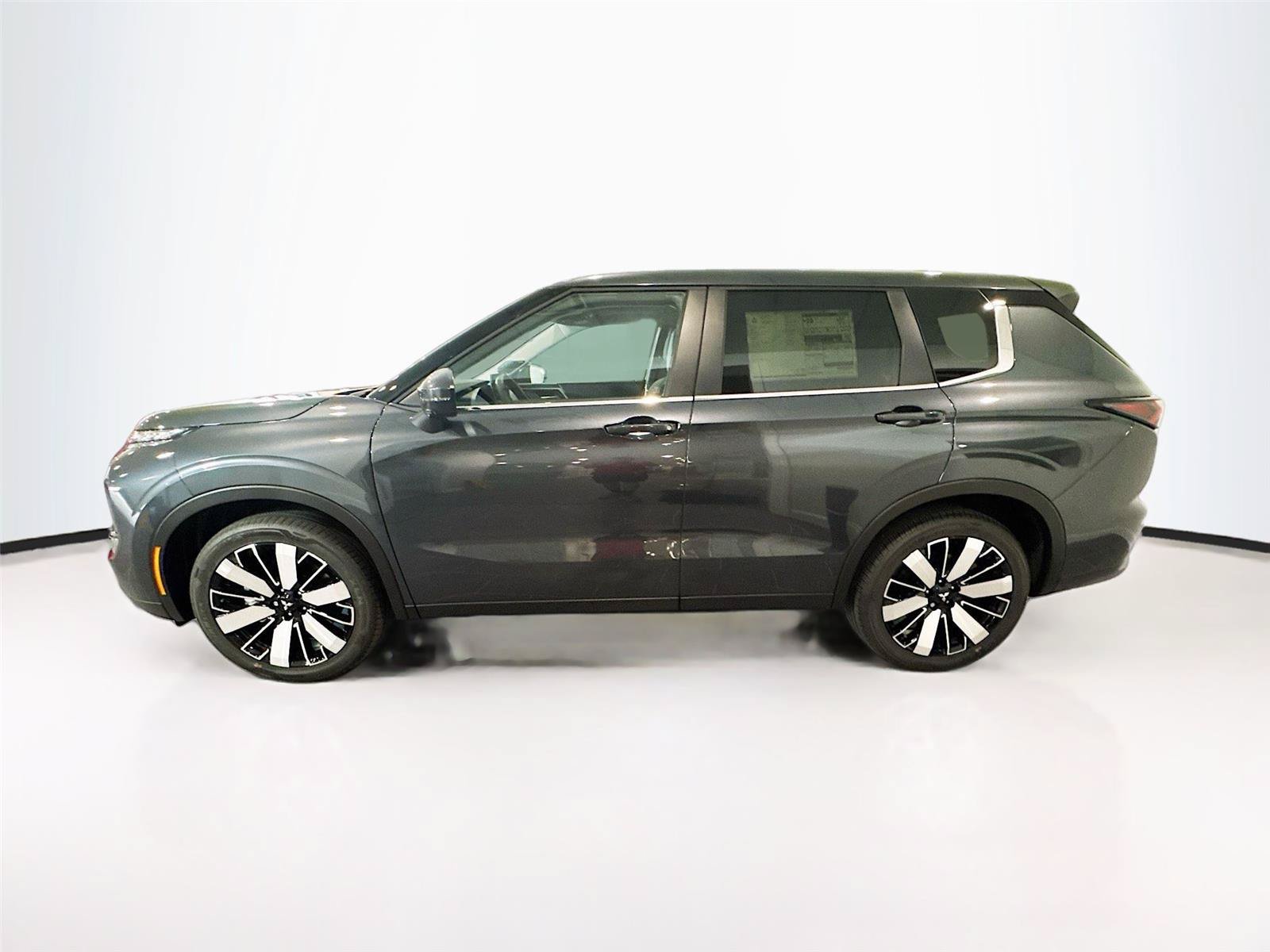 New 2026 Mitsubishi Outlander SE FWD image 29