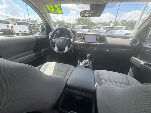 Used 2020 Toyota Tacoma SR5 AWD/4WD image 10