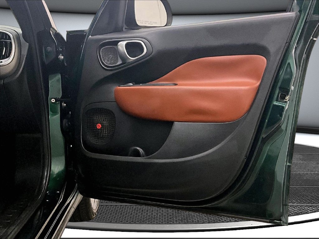Used 2014 FIAT 500L Trekking w/ Popular Equipment Group FWD image 27