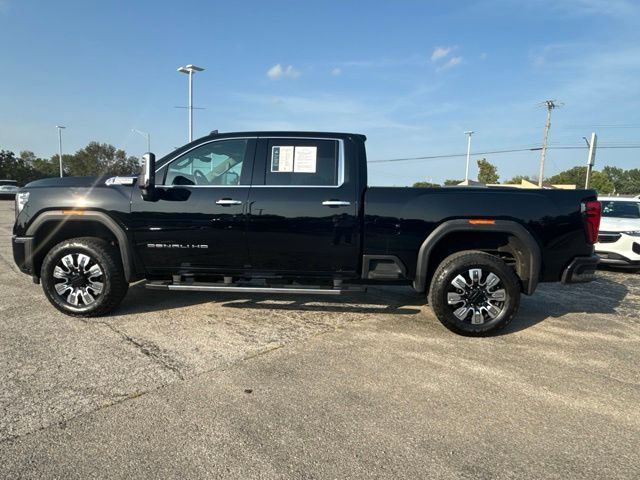 Used 2024 GMC Sierra 2500 Denali w/ Denali Reserve Package AWD/4WD image 2
