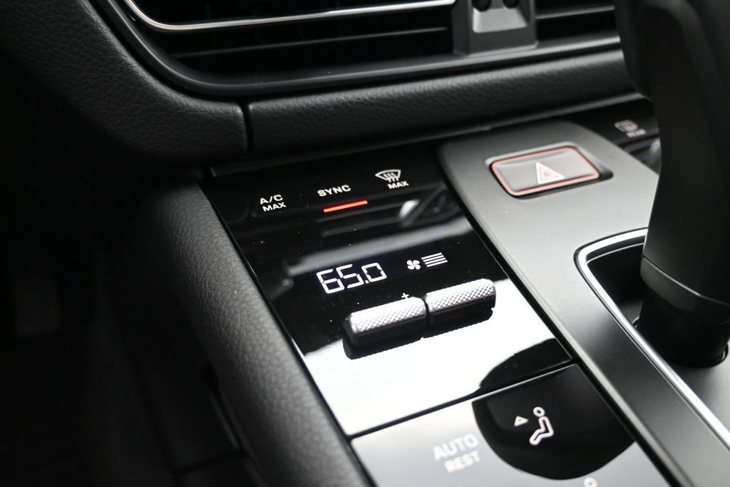 New 2026 Porsche Macan AWD/4WD image 18