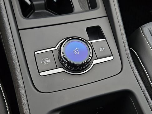 New 2026 Volkswagen Tiguan SE image 15