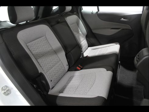 Certified 2024 Chevrolet Equinox LS AWD/4WD image 17