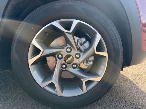 Used 2025 Chevrolet Trax LT image 28