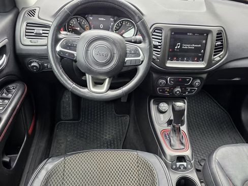 Used 2018 Jeep Compass Trailhawk w/ Navigation Group AWD/4WD image 12