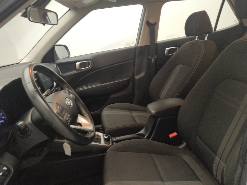 Used 2021 Hyundai Venue SEL FWD image 17