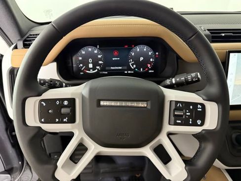 New 2025 Land Rover Defender 110 S image 17