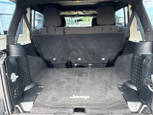 Used 2014 Jeep Wrangler Unlimited Sport w/ Connectivity Group AWD/4WD image 19